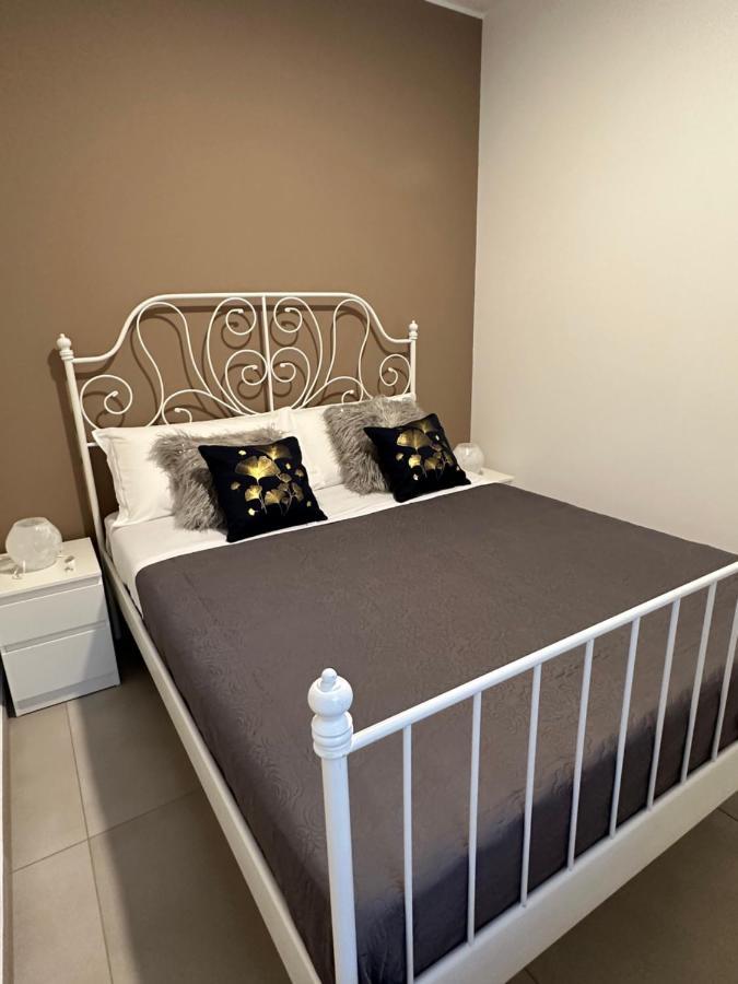 Apartments Ennio Top Class Бари Екстериор снимка