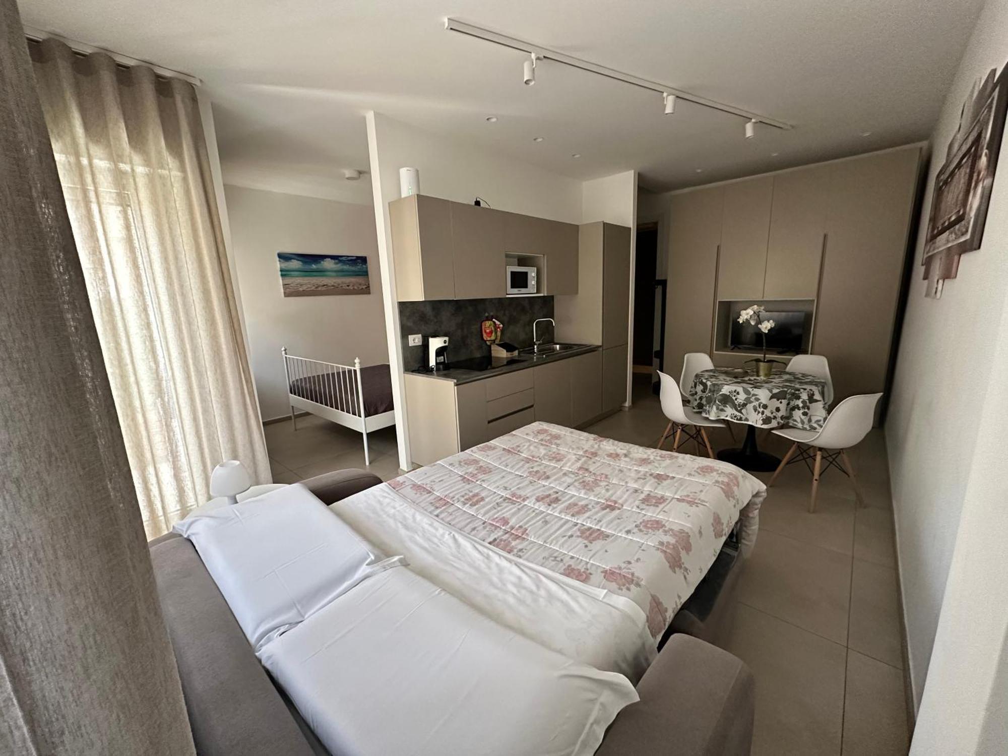Apartments Ennio Top Class Бари Екстериор снимка