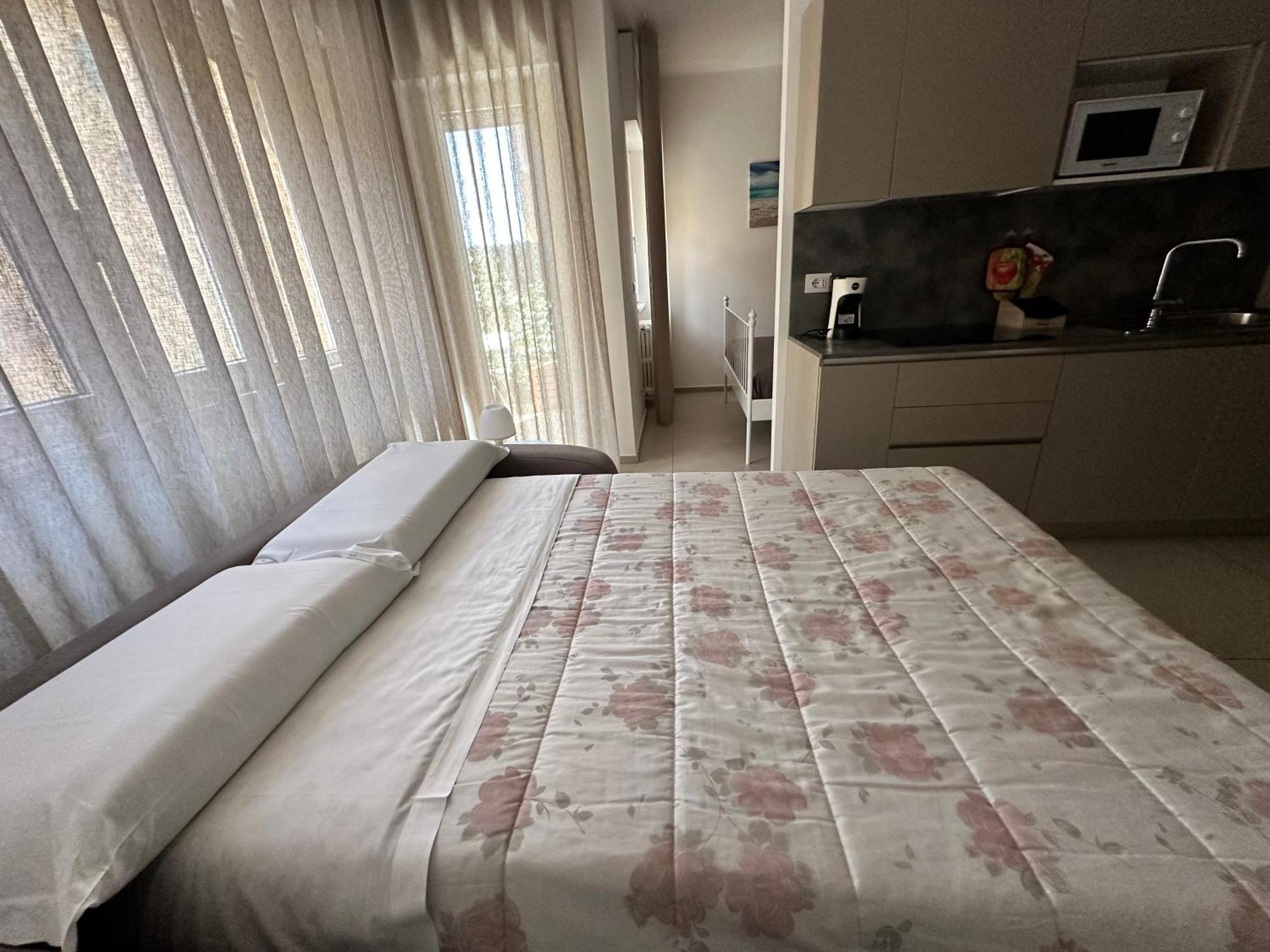 Apartments Ennio Top Class Бари Екстериор снимка