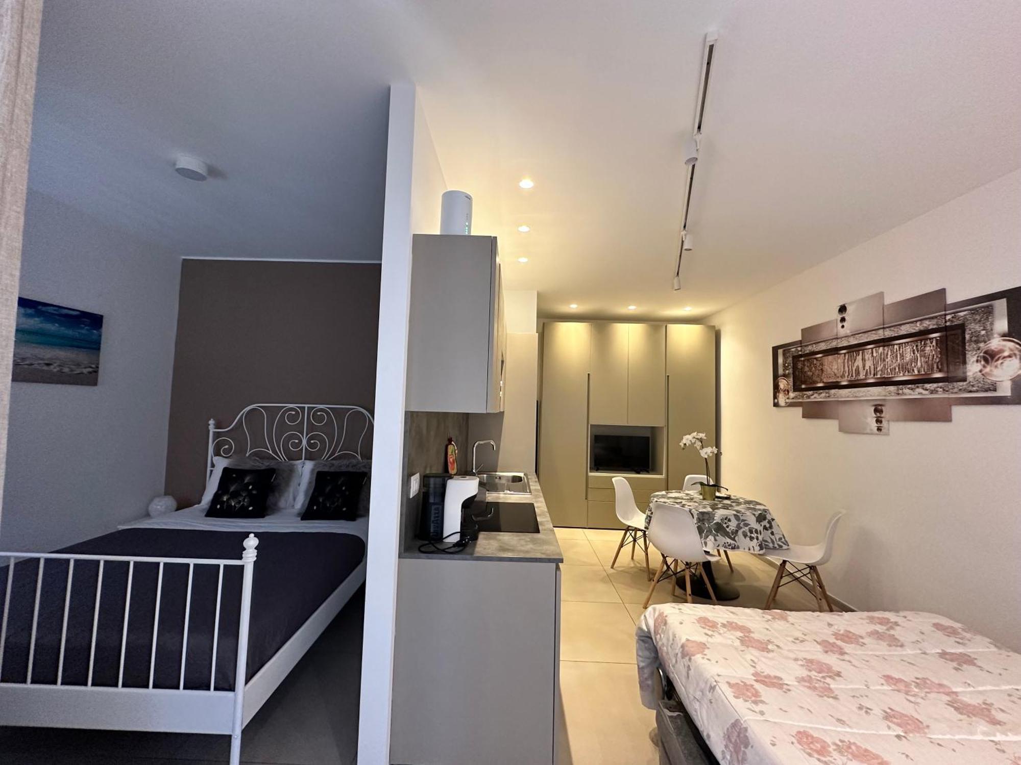Apartments Ennio Top Class Бари Екстериор снимка